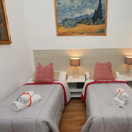 Room In Bb - Florence Fortezza 58 Pensión Florencia